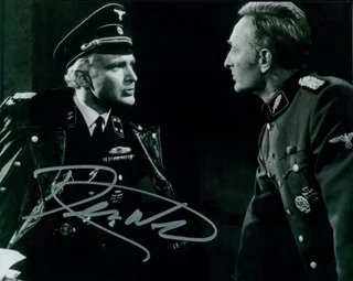 Derren Nesbitt autograph