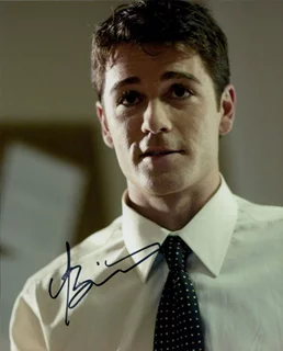 Yannick Bisson autograph