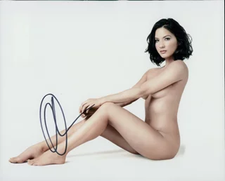 Olivia Munn autograph