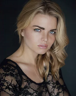 Kiersten Hall autograph