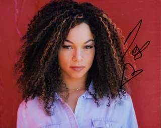 Natascha Hopkins autograph