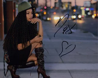 Natascha Hopkins autograph