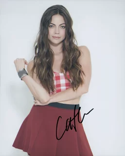 Caitlin Carver autograph