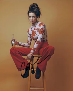 Caitlin Carver autograph