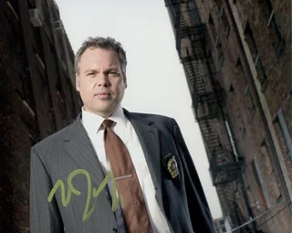 Vincent D'Onofrio autograph