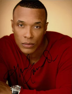 Thai Edwards autograph