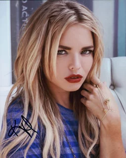 Kiersten Hall autograph
