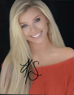 Kaylyn Slevin autograph