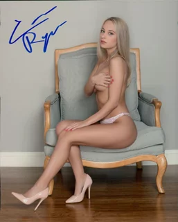 Callie Ryan autograph