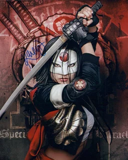 Karen Fukuhara autograph