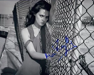 Roxane Mesquida autograph