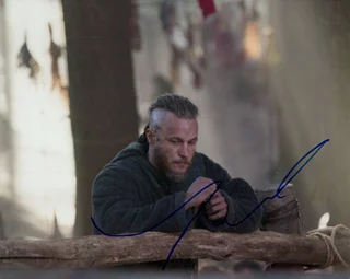 Travis Fimmel autograph