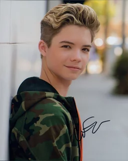 Connor Finnerty autograph