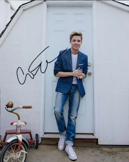 Connor Finnerty autograph