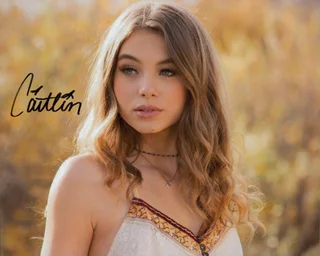 Caitlin Carmichael autograph