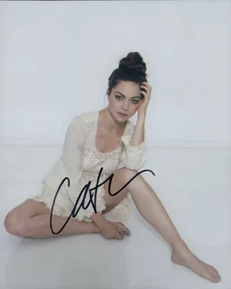 Caitlin Carver autograph