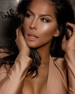 Nathalia Castellon autograph