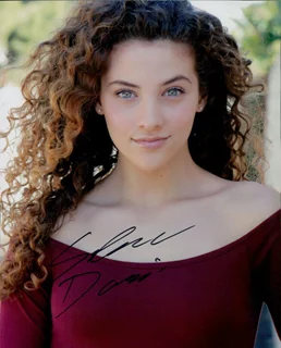 Sofie Dossi autograph