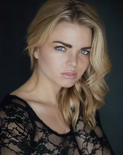 Kiersten Hall autograph