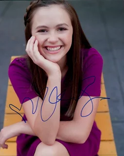 Olivia Sanabia autograph