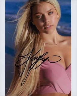 Kaylyn Slevin autograph