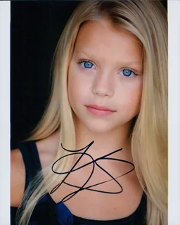 Kaylyn Slevin autograph