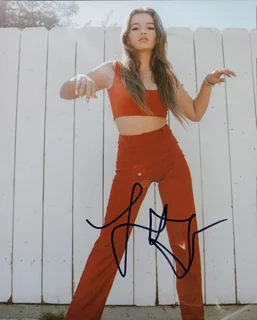Alexis Jayde Burnett autograph