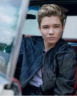 Connor Finnerty autograph