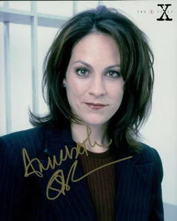 Annabeth Gish autograph