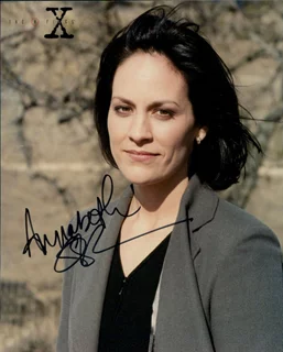 Annabeth Gish autograph