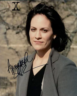 Annabeth Gish autograph