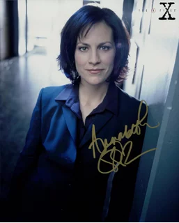 Annabeth Gish autograph