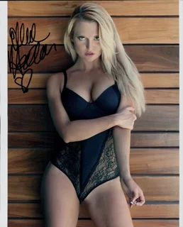 Ellie Heiden autograph