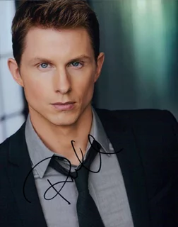 Pressly Coker autograph