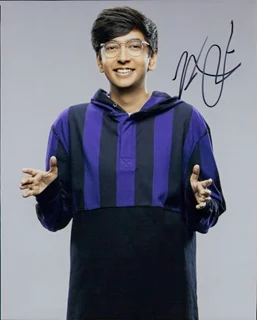 Nik Dodani autograph