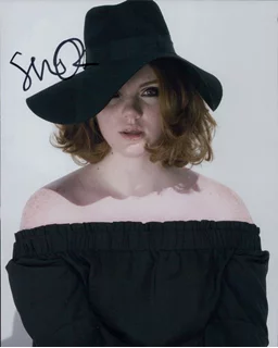 Shannon Purser autograph