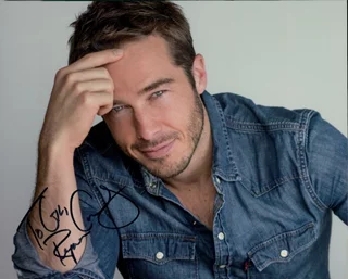 Ryan Carnes autograph
