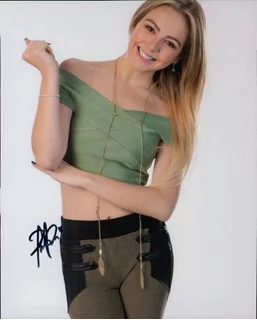 Regina Pavon autograph