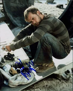 Dominic Monaghan autograph