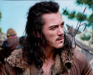 Luke  Evans autograph
