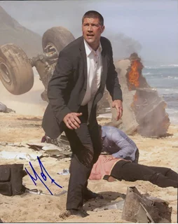 Matthew Fox autograph