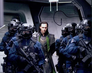 Tom Hiddleston autograph