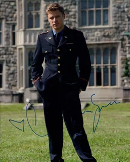 Christopher Egan autograph