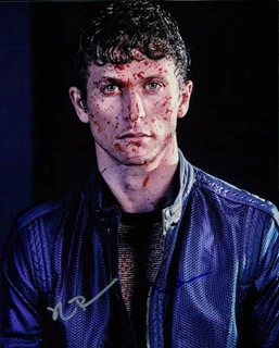 Jonathan Tucker autograph
