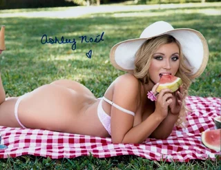 Ashley Noel autograph