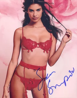 Sara Sampaio autograph