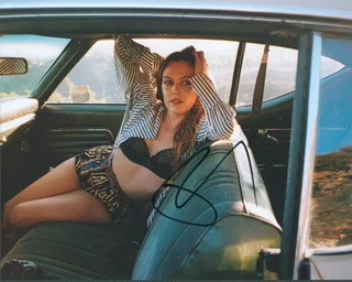 Riley Keough autograph