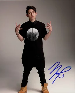 Moises Arias autograph
