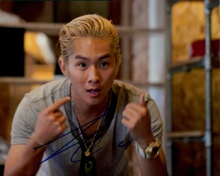Justin Chon autograph