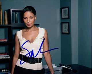 Sanaa Lathan autograph